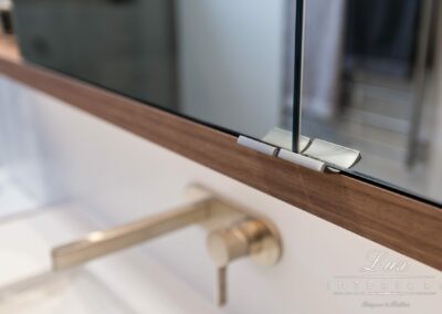 Close up - mirrored vanity