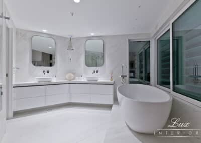 bathroom tub