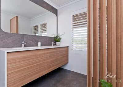 Carine Bathroom 9923