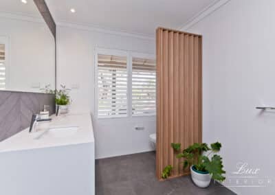 Carine Bathroom 9925