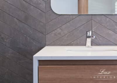 Carine Bathroom 9930