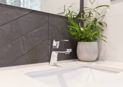 Carine Bathroom 9941