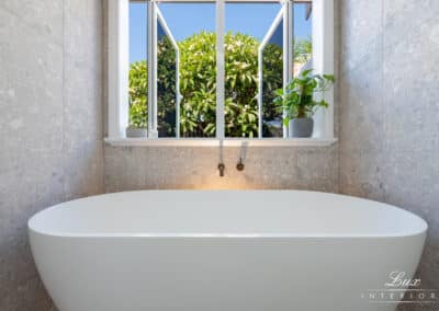 Doubleview Bathroom 6300 Edit