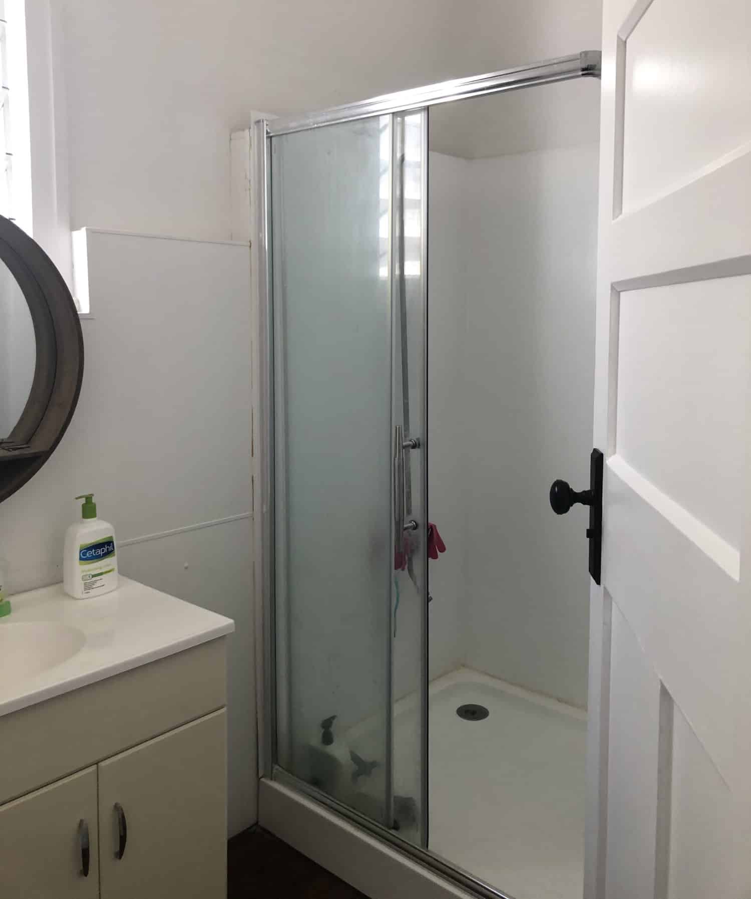 Monochrome Ensuite before renovation