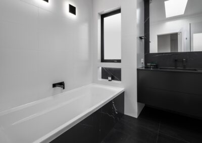 Monochrome main bathroom overview 2