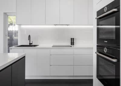 White contemporary kitchen
